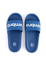 Ojotas grises con logo Umbro celeste.