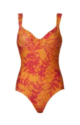 Traje de baño entero color naranja con estampado de flores rojas.