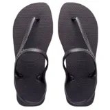 Sandalias de estilo havaianas, color rosa con tiras doradas.