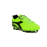 Championes de fútbol Diadora Tifosi Md T, color verde flúor con detalles en negro.