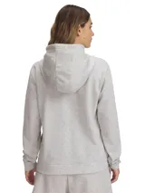 Buzo Under Armour de mujer, color negro, modelo Rival Terry Hoodie. Con capucha ajustable con cordones, logo estampado en el pecho y corte holgado.