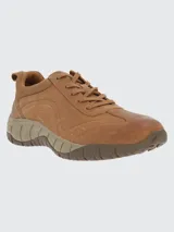 Zapato de cuero color marrón con cordones, suela de goma y tecnología Spinal Flex.