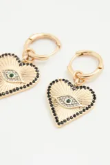 Aros de argolla dorada con dije de corazón dorado con strass verde, negro y plateado.