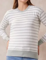 Buzo de modal estampado a rayas horizontales rosas y blancas, con cuello redondo y puños acanalados.