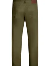 Pantalón chino de corte recto color verde oliva, confeccionado en algodón elástico con tecnología StayFresh™ de Polygiene.