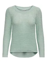 Sweater de punto color verde agua, con cuello redondo y mangas largas.