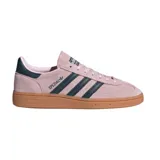 Championes Adidas Handball Spezial color rosa con detalles en verde oscuro y suela marrón de goma.