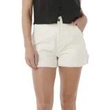 Short de pana color blanco, con bolsillos delanteros y traseros, y ruedo desflecado.