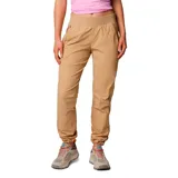Pantalón de trekking color verde oliva, con cintura elástica, bolsillos laterales con cierre y puños ajustables. Confeccionado con tejido que repele la humedad y protege del sol.