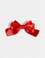 Hebilla francesa roja con moño de satén.
