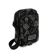 Bandolera Puma Academy Portable negra con estampado de logos y gráficos en blanco.