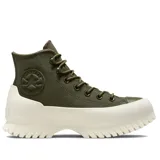 Botas de cuero impermeables en color verde militar, con suela de goma gruesa para mayor durabilidad.