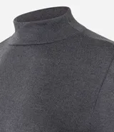 Blusa gris de poliéster y elastano, con cuello alto, mangas largas y tejido texturizado.