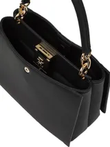 Cartera Tommy Hilfiger tipo tote color negro con textura granulada, doble asa corta, correa larga extraíble y ajustable, cierre magnético y logo metálico dorado en el frente.