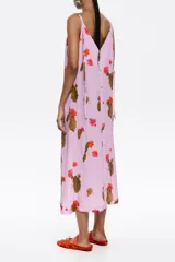 Vestido midi de viscosa con estampado de cactus y flores, corte línea A y tiras finas con abalorios.