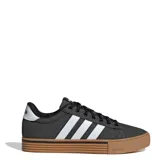 Championes Adidas Daily 4.0, color negro con detalles en blanco y suela marrón.