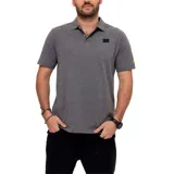 Remera tipo polo color petróleo con cuello de punto acanalado, puños de manga de punto plano y parche de silicona con el logo de Cat en el lado izquierdo del pecho.