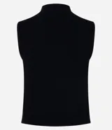 Blusa sin mangas color bordó, confeccionada en tejido rib con cuello alto.