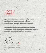 Pollera midi de liocel celeste, con corte evasé y tres niveles de volantes. Presenta abotonadura frontal completa y ruedo desflecado.
