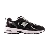 Championes New Balance MR530 de estilo retro running, color negro con detalles en gris y blanco.