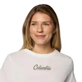 Remera blanca de algodón orgánico con cuello redondo y logo de Columbia estampado en el pecho.