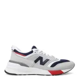 Zapatillas deportivas gris marino con detalles en blanco y rojo, modelo clásico de New Balance.