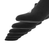 Pack de seis pares de medias Adidas deportivas unisex, color negro con logo blanco y tres rayas horizontales en el tobillo.