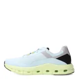 Championes negros con capellada de malla y suela con orificios.