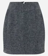 Pollera recta gris con textura espina de pez.