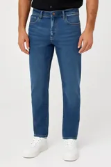 Pantalón de jean azul de corte skinny y tiro bajo.