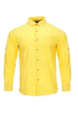 Camisa amarilla de algodón orgánico, manga larga con botones de madera, cuello italiano, calce regular, bolsillo de pecho con logo bordado.
