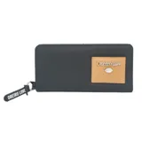 Billetera negra con cierre de cremallera, parche rectangular color beige con el logo de la marca y la inscripción "Free Love". Incluye llavero de tela con el nombre de la marca.
