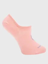 Calcetines invisibles (tipo soquete) color rosado, diseñados para usarse con zapatillas.