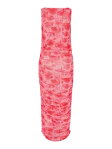 Vestido midi sin mangas, color rosa con estampado floral en tonos rojos. Presenta cuello bote y un ajuste ceñido con frunces laterales que crean un efecto drapeado en la falda.