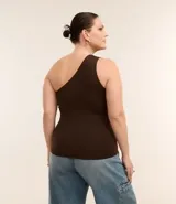 Blusa marrón de microfibra con elastano, de hombro único y bretel mediano.