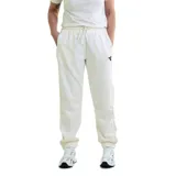 Pantalón de jogging blanco con cintura elástica ajustable con cordón, bolsillos laterales y logo de la marca bordado en negro en la pierna izquierda.