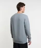 Buzo deportivo negro de poliéster con cuello redondo y mangas largas.