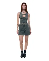 Short de denim color verde grisáceo con efecto vintage. Tiro medio/alto, calce relajado y largo medio. Paneles con costuras curvas que estilizan cadera y pierna. Incluye bolsillo trasero horizontal.
