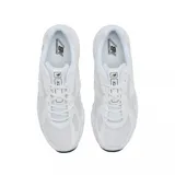 Championes New Balance modelo 740, color blanco con detalles en negro en la suela. Presentan una combinación de malla y superposiciones sintéticas, con el logo "N" en los laterales y la tecnología ABZORB en la entresuela.