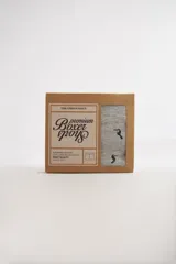 Boxer gris con estampado de tucanes.