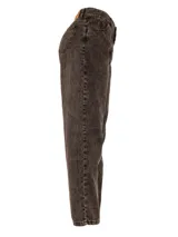 Pantalón mom gris de corte alto, con tiro alto y diseño clásico.