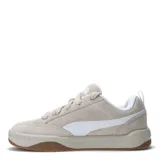 Championes urbanos Puma Park Lifestyle Raw, color beige con detalles en blanco y suela marrón.
