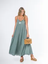 Vestido largo color verde agua, de bambula italiana, con breteles finos y corte suelto.