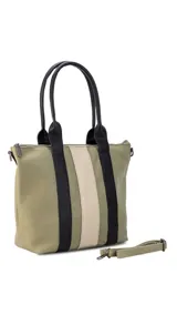 Cartera de mano color beige con divisiones y detalles en marrón y blanco. Tiene correa corta, correa larga ajustable, bolsillo trasero y bolsillos internos.