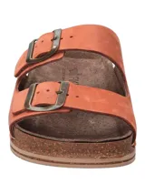 Sandalia de cuero color naranja con doble tira y hebillas metálicas. Suela de corcho y base de goma.