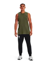 Musculosa blanca de algodón con logo Under Armour estampado en el pecho.