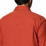 Camisa de manga larga color bordó con tecnología Omni-Shade Upf 50 Sun Protection y Omni-Wick. Cuenta con ventilación, mangas enrollables con soportes para lengüetas y dos bolsillos frontales con solapa.