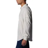 Camisa de hombre Columbia Silver Ridge, color beige, de manga larga con botones para enrollar, dos bolsillos frontales con botón, ventilación en la espalda y protección solar UPF 50.