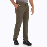 Pantalón de trekking desmontable color verde oliva, con cintura elástica, cinturón interno ajustable, bolsillos con cierre y elástico interior en los tobillos. Se convierte en short.