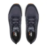 Zapatillas deportivas con parte superior de malla y capa de piel de ante, cuentan con plantilla Skechers Air-Cooled Memory Foam y media suela con cámara de aire visible.